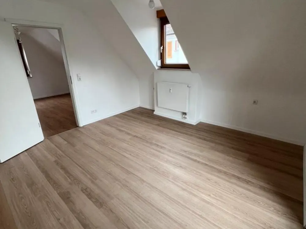 2,5 Zimmer Wohnung in top renovierten Zustand