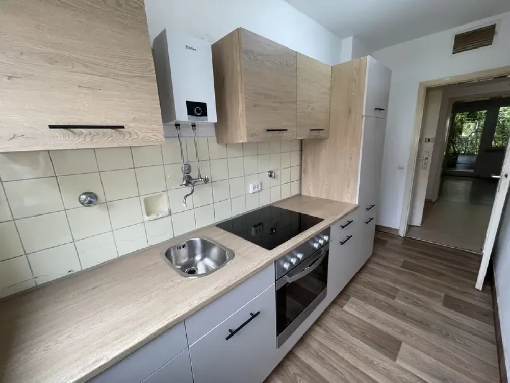 Available immediately: 2-room with terrace and kitchen