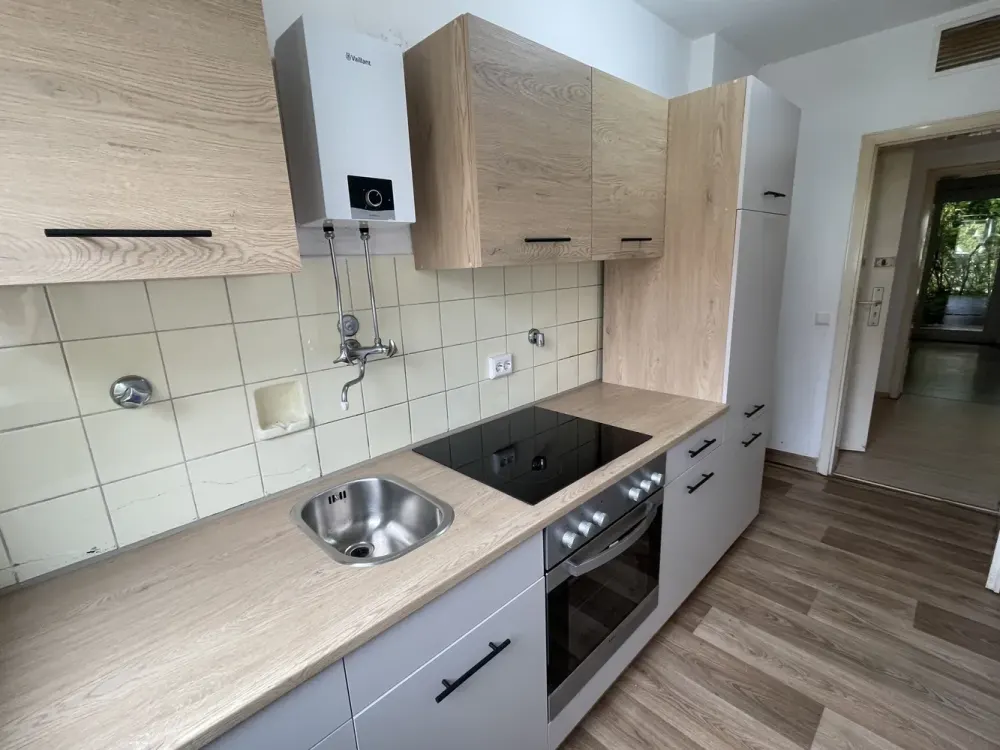 Available immediately: 2-room with terrace and kitchen
