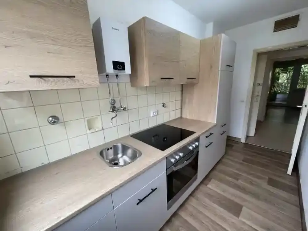 Available immediately: 2-room with terrace and kitchen