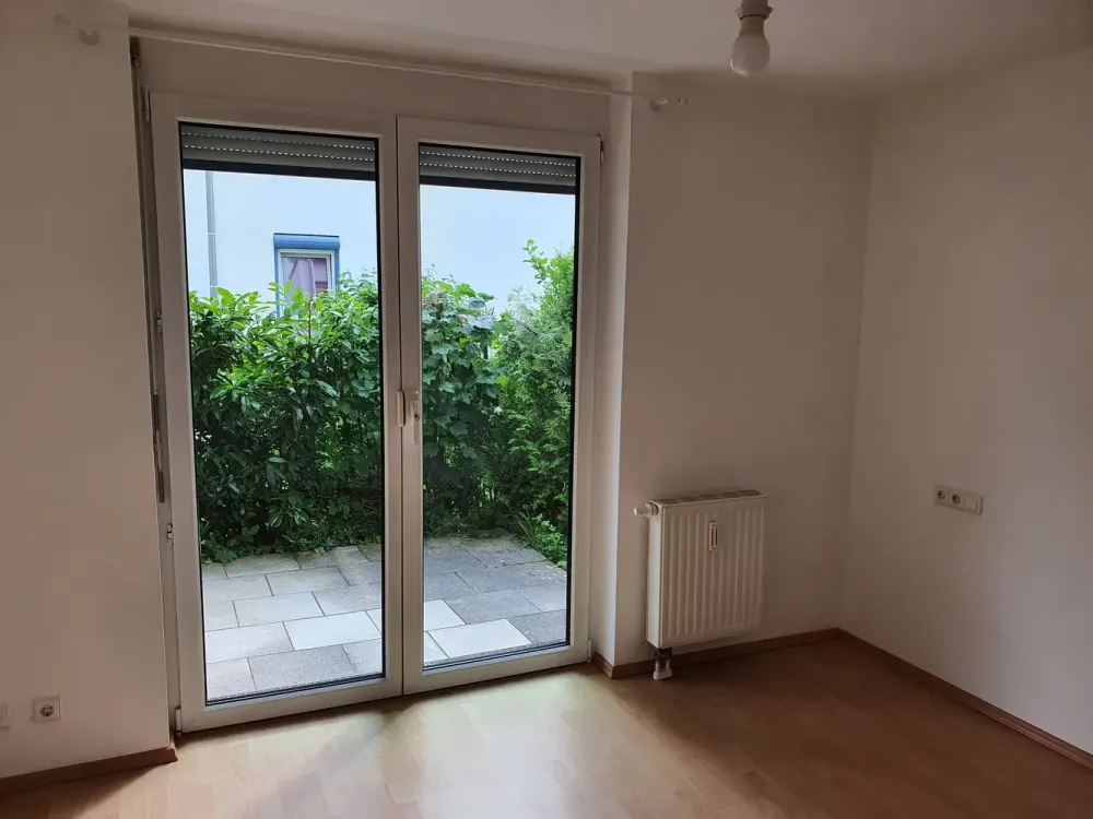*** Sonnen-Terrasse mit 2 Zimmern und grünem Ausblick***