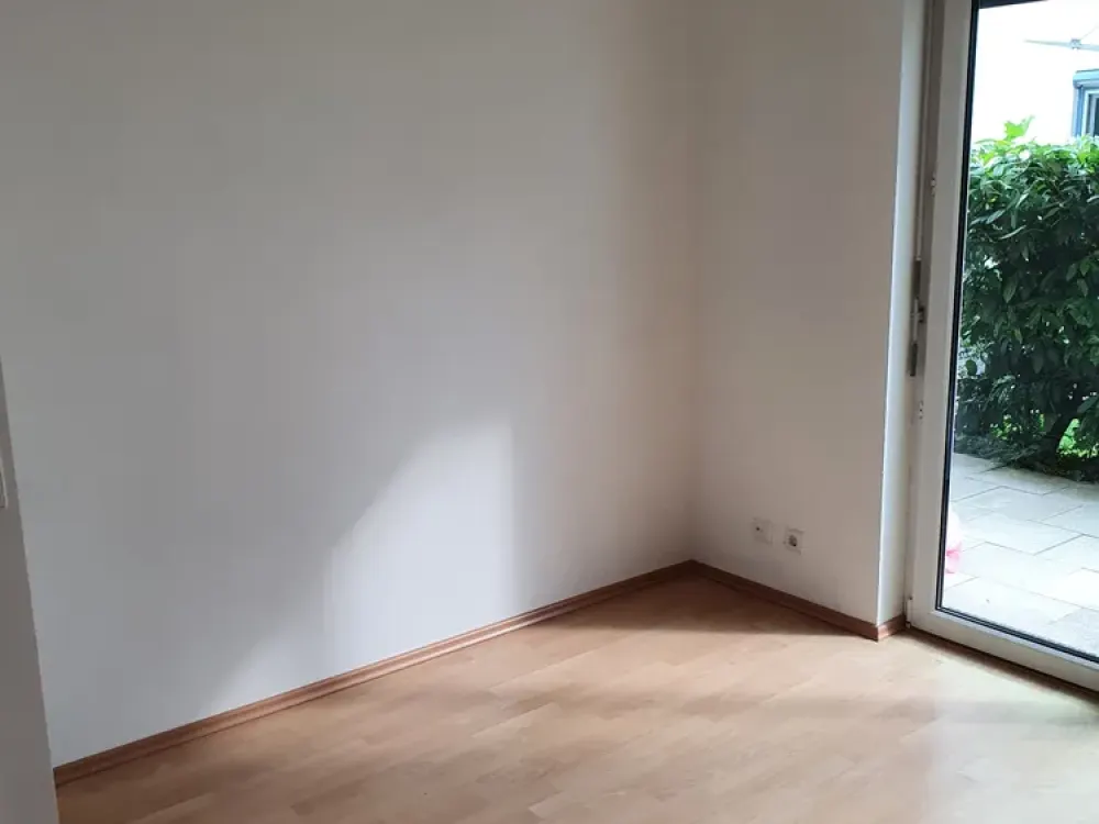 *** Sonnen-Terrasse mit 2 Zimmern und grünem Ausblick***