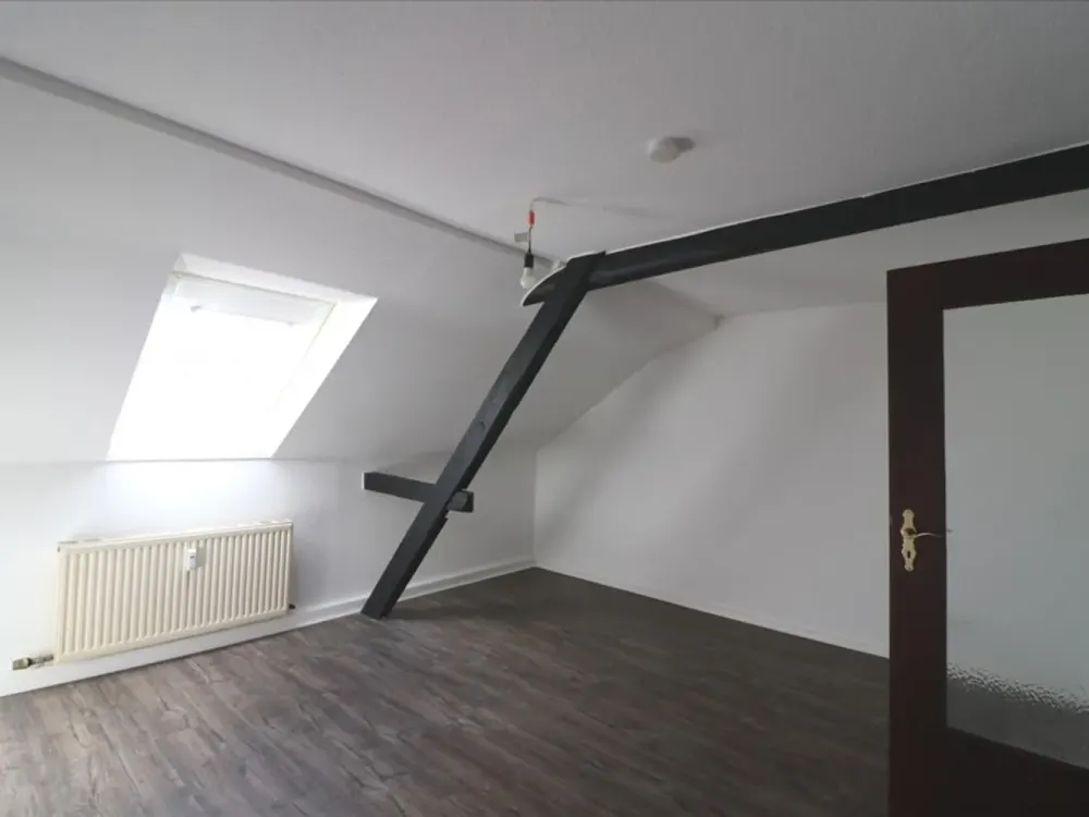 *3 Zimmer mit Flair im Dachgeschoss* in Krefeld, Hardenbergstr.