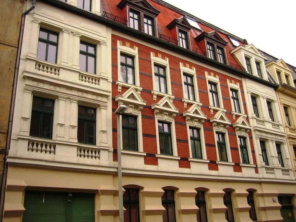 2-room apartment in Lindenau, laminate, bathtub