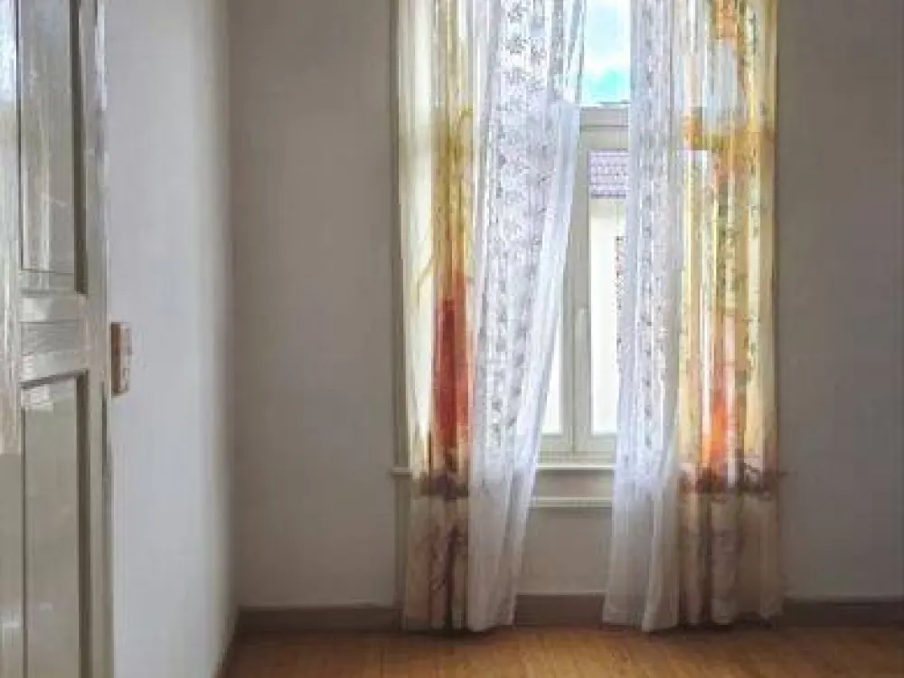 Frankfurt/Main - City, near Oederweg and Eschenheimer Turm, spacious and classic 5-room old building apartment with unique 70 sqm large terrace