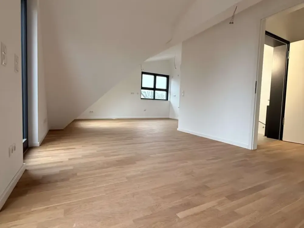 3 Zimmer Dachgeschosswohnung ab sofort zu vermieten