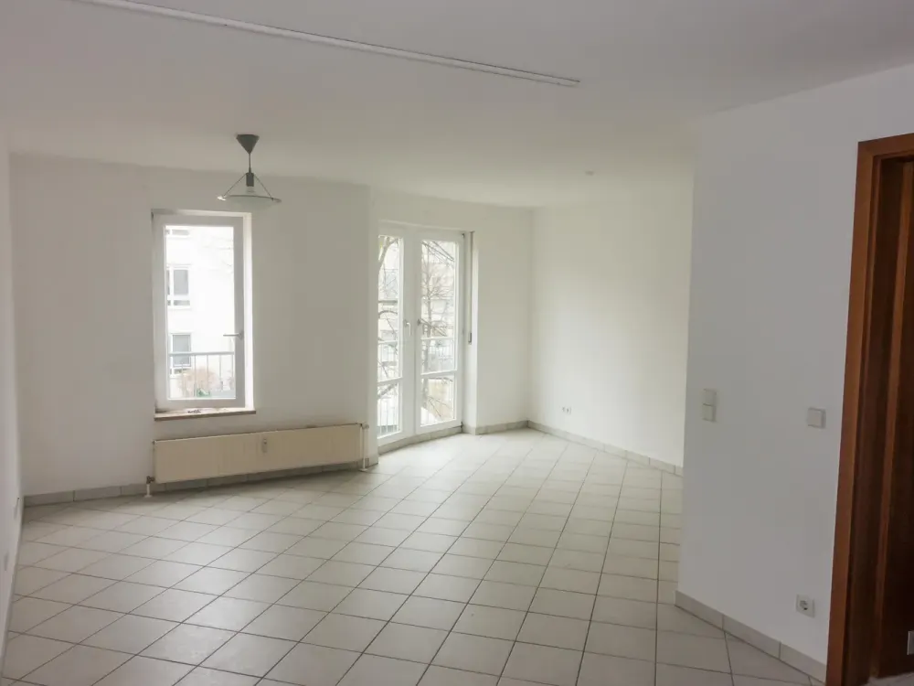 Elbnahe 1-Raum-Wohnung mit Einbauküche in Dresden