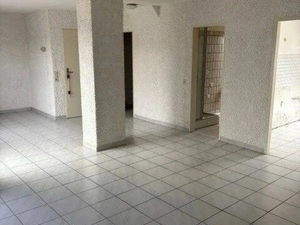 Teilmodernisierte 3-Zimmer-Maisonette-Dachgeschoßwohnung mit Balkon in Köln-Buchheim