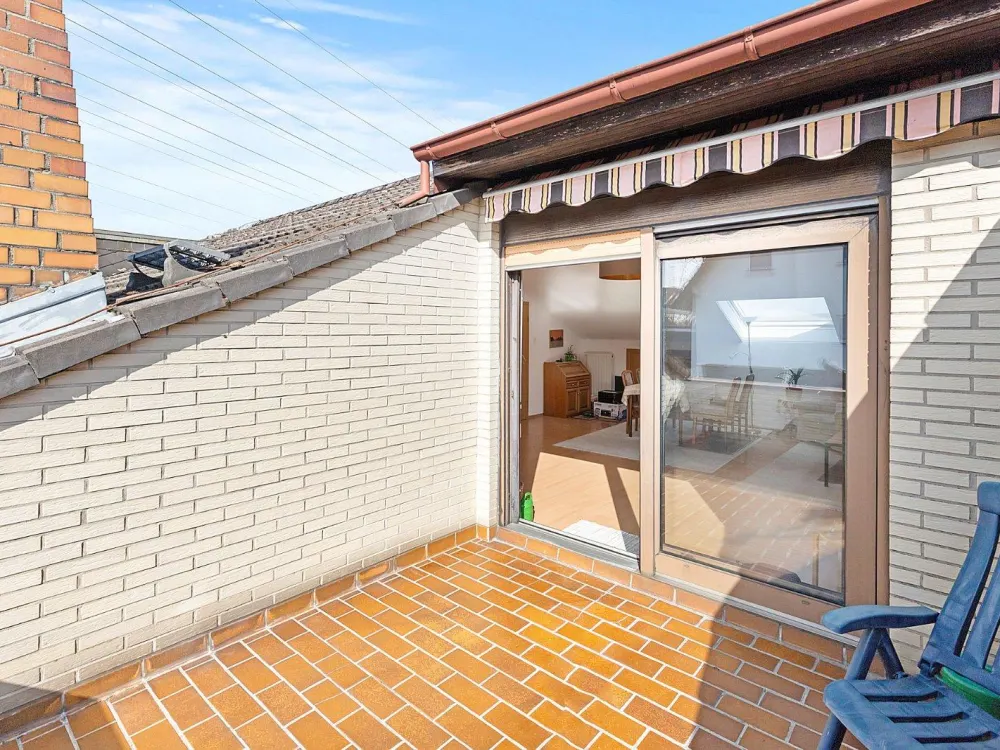 Großzügige 3-Zimmer-Dachgeschosswohnung mit Dachterrase + Balkon