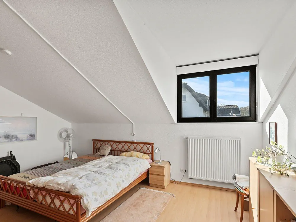 Großzügige 3-Zimmer-Dachgeschosswohnung mit Dachterrase + Balkon