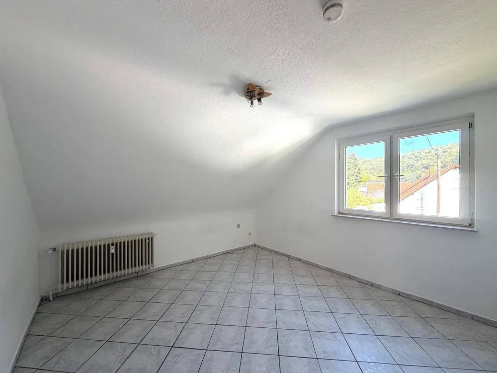 Schöne Dachgeschosswohnung im Grumbachtalweg