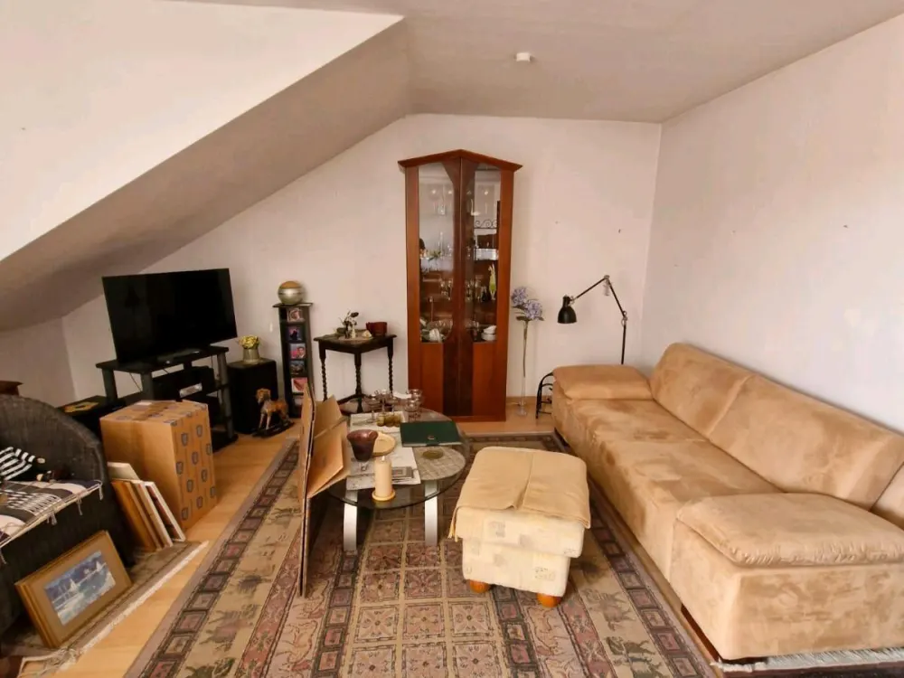 Schöne Dachgeschosswohnung in Büttgen