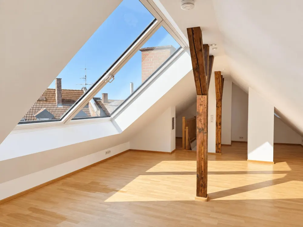 Sanierte Maisonette-Wohnung mit Balkon