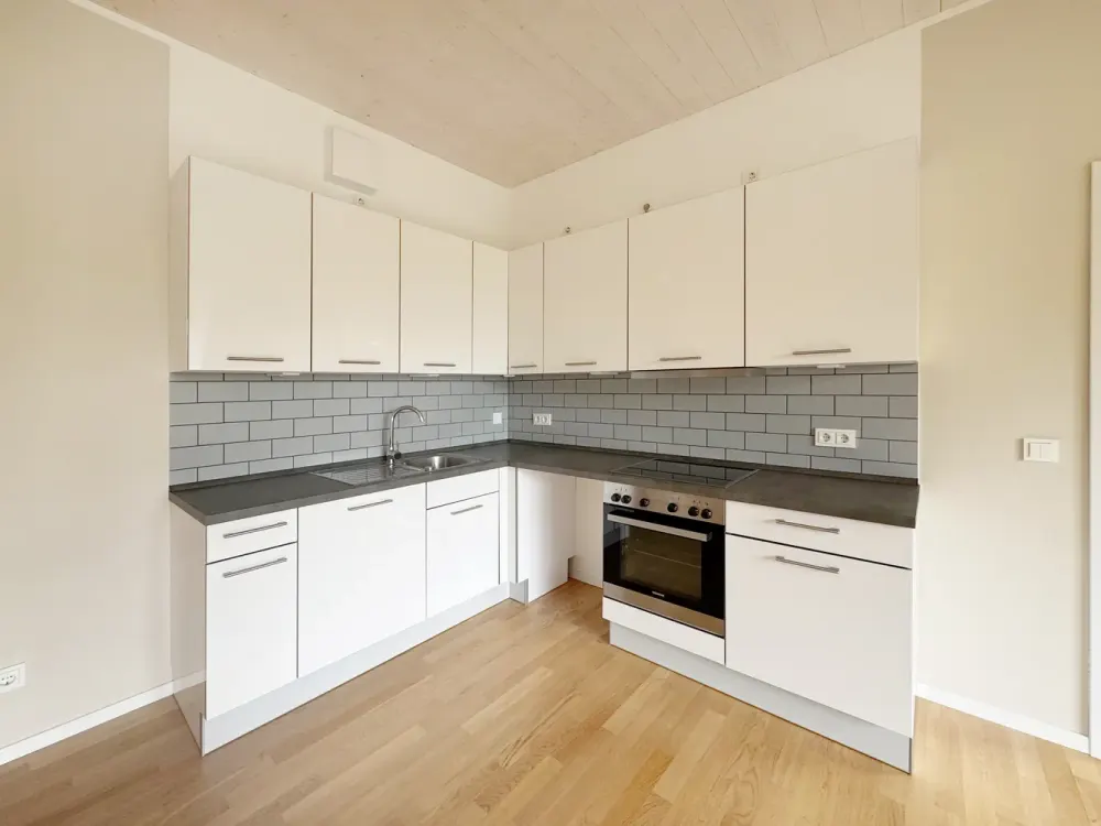 Lichtdurchflutete Dachgeschosswohnung mit privater Aufdachterrasse