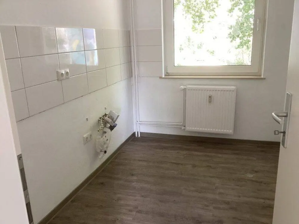 Welcome Home: 2.5-Room Apartment with Balcony