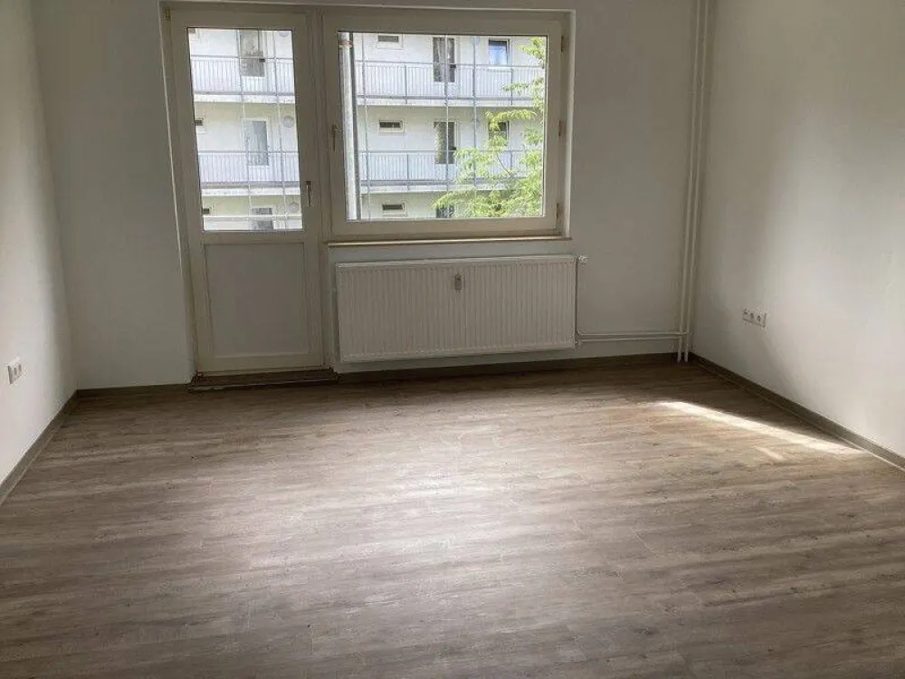 Welcome Home: 2.5-Room Apartment with Balcony