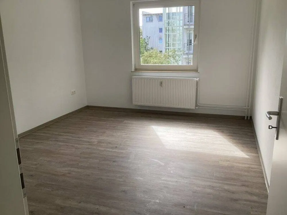 Welcome Home: 2.5-Room Apartment with Balcony