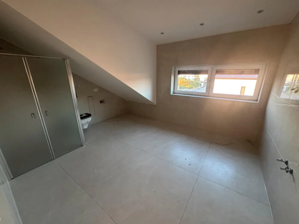 Dachgeschoss Wohnung in Rodenbach -Erstbezug-