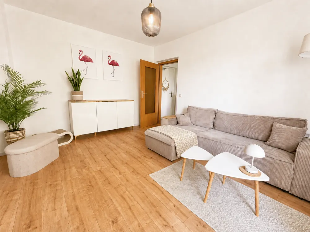Exclusive, Fully Furnished 2-Room Apartment with Balcony