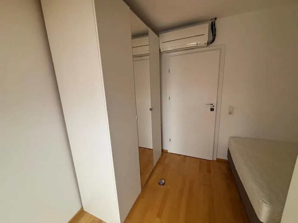 Großzügig geschnittenes, möbliertes 2-Zimmer Appartement zu vermieten