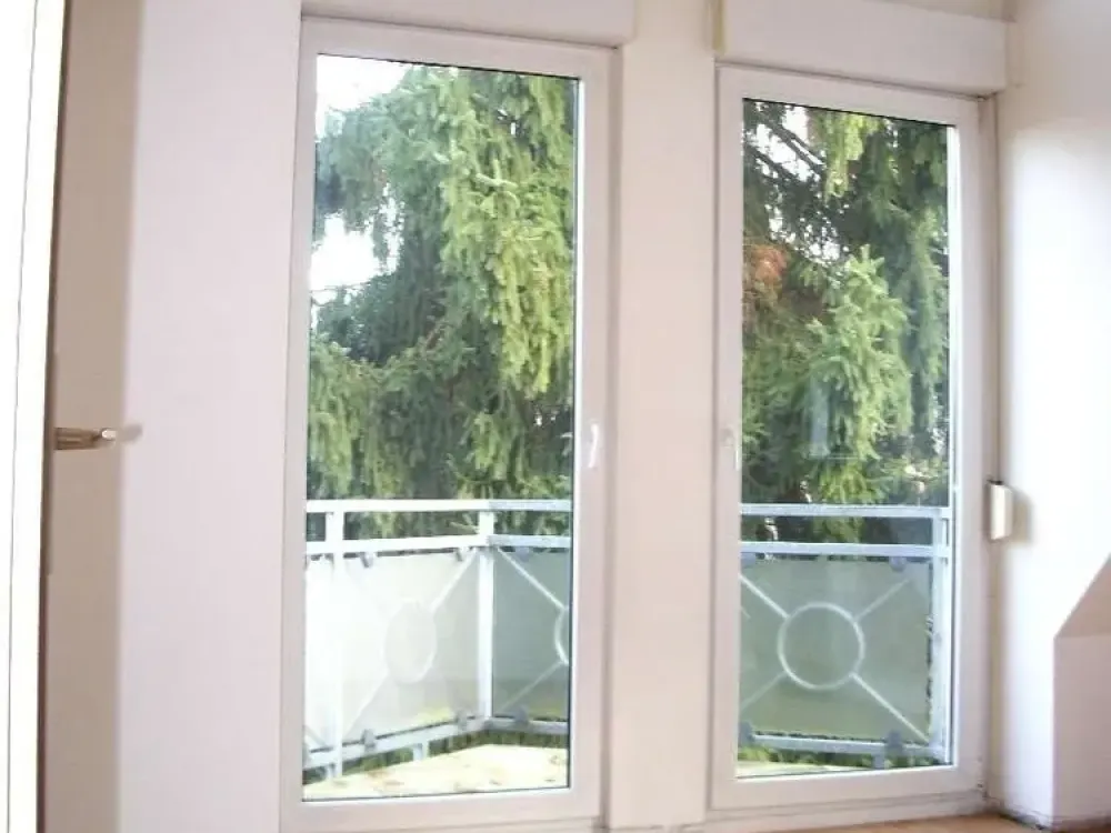 Dachgeschoß-Maisonette mit 4 Zimmern und 3 Balkonen vor den Toren von Frohnau!!! Frei ab 01.10.2026