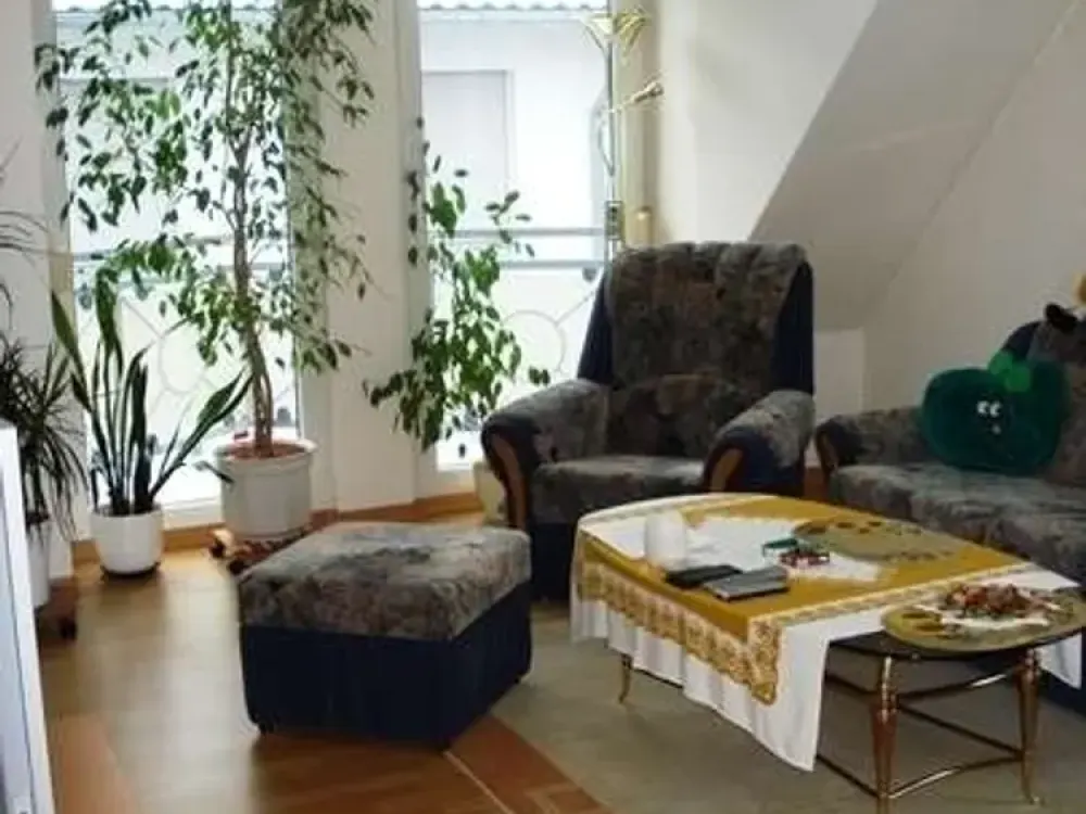 Dachgeschoß-Maisonette mit 4 Zimmern und 3 Balkonen vor den Toren von Frohnau!!! Frei ab 01.10.2026