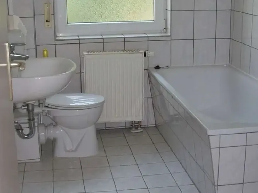 Dachgeschoß-Maisonette mit 4 Zimmern und 3 Balkonen vor den Toren von Frohnau!!! Frei ab 01.10.2026
