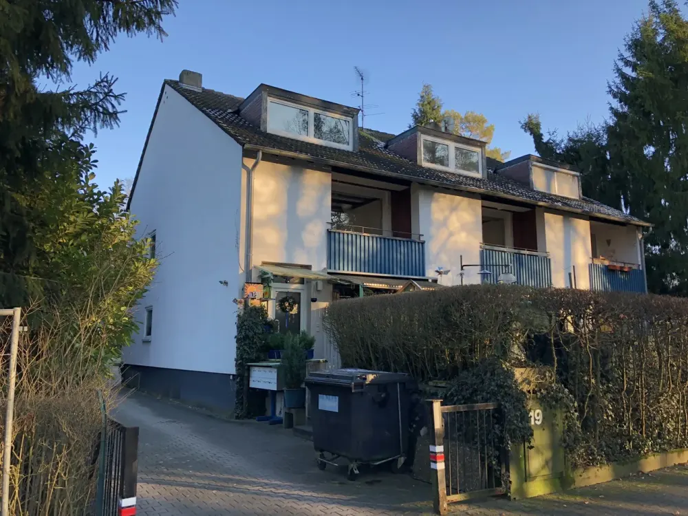 3-Room Maisonette Apartment with 3 Balconies, Near the S-Bahn Station