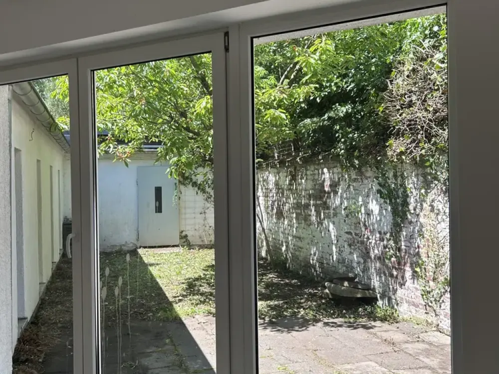 Altbau: 5 Zimmer mit exkl. Garten