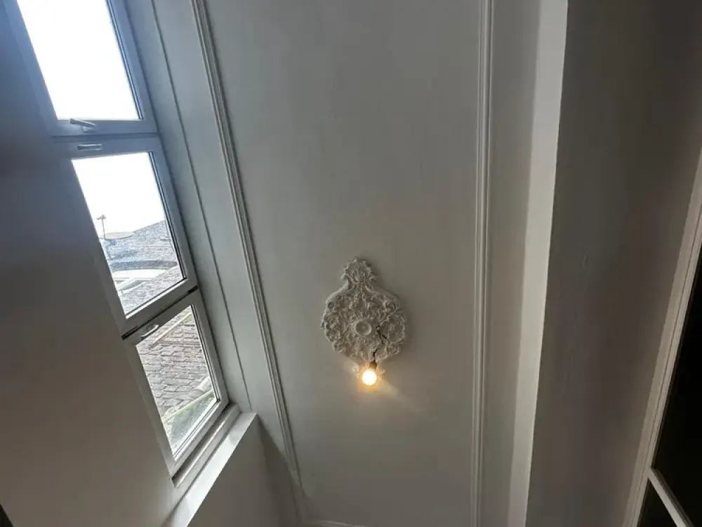 Altbau: 5 Zimmer mit exkl. Garten