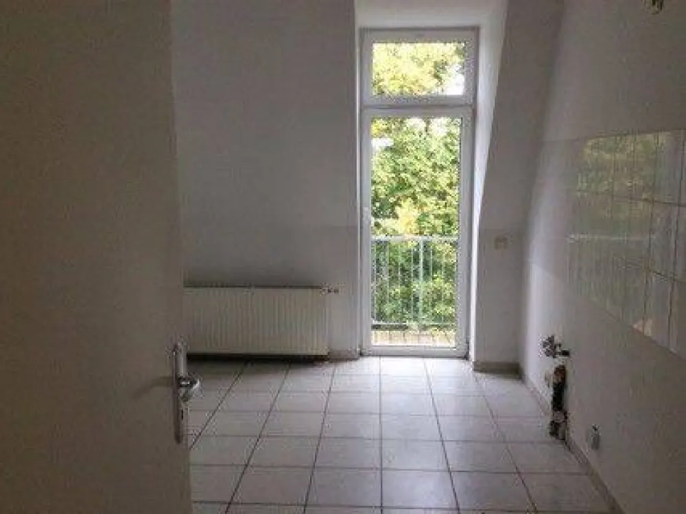 4 Raum Wohnung mit Balkon in Sanierung