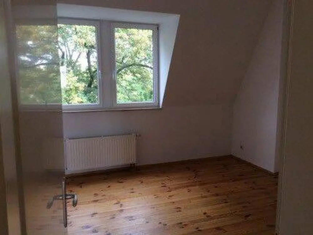 4 Raum Wohnung mit Balkon in Sanierung