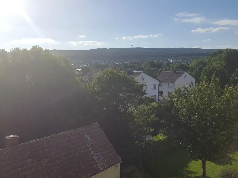 Neu renovierte Maisonette Wohnung in Wetteraukreis, Rosbach vor der Höhe mit Balkon.