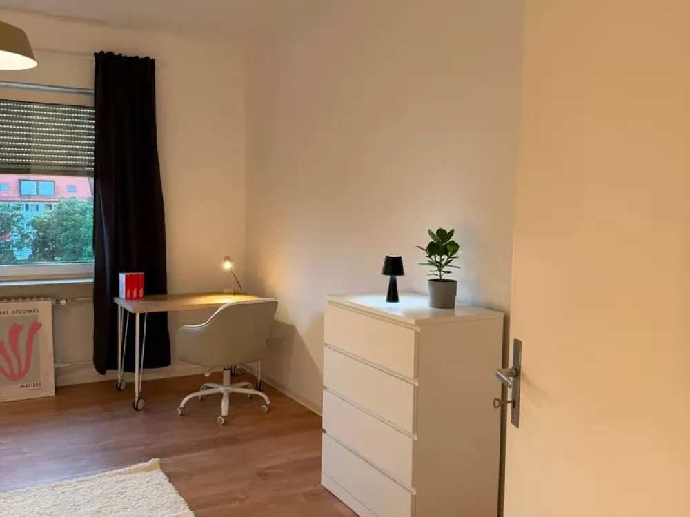 21m2 WG-Zimmer in vollmöblierte, frisch renovierter 3er-WG in Nürnberg-Südstadt