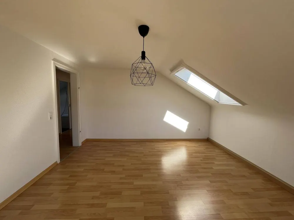 KA-Grünwettersbach / helle & gepflegte 2-Zimmer-DG-Whg mit EBK / ab 01.11.2026