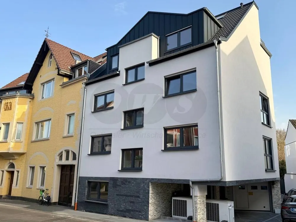 Wohnen am Rhein: Hochwertige 3-Zimmer-Maisonette im beliebten Köln-Sürth