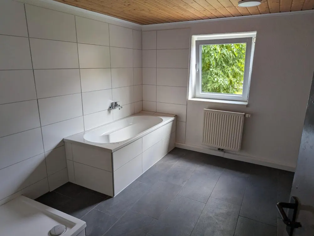 Wohnen mit 400qm-Garten, 2-Zimmer-Wohnung (85 m²), unbefristet