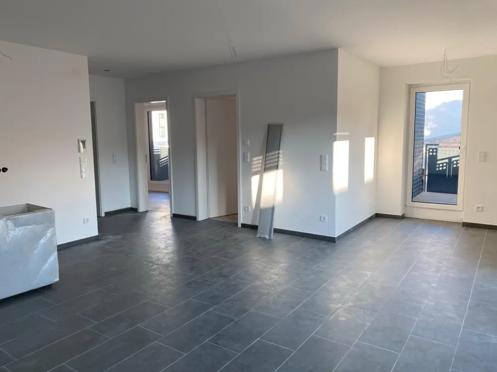 Modern 3-Room Ground Floor Apartment with Terrace & Parking Space