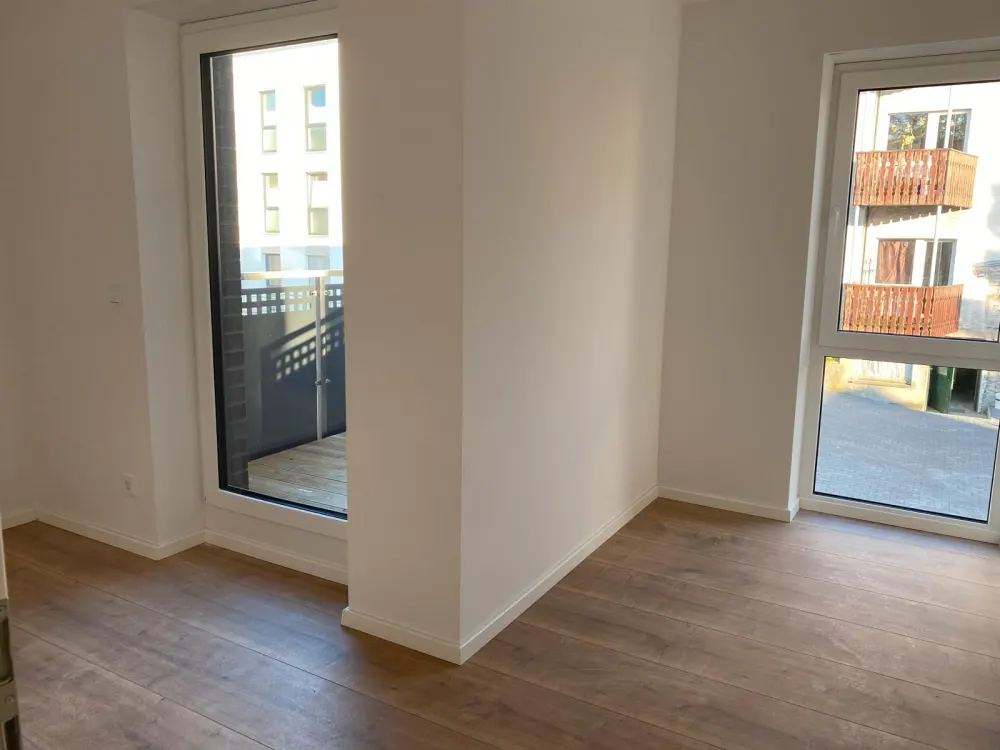 Modern 3-Room Ground Floor Apartment with Terrace & Parking Space