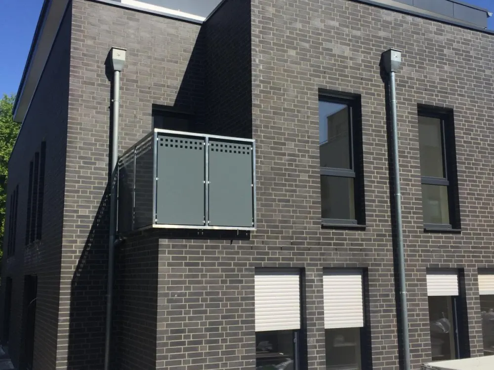 Modern 3-Room Ground Floor Apartment with Terrace & Parking Space