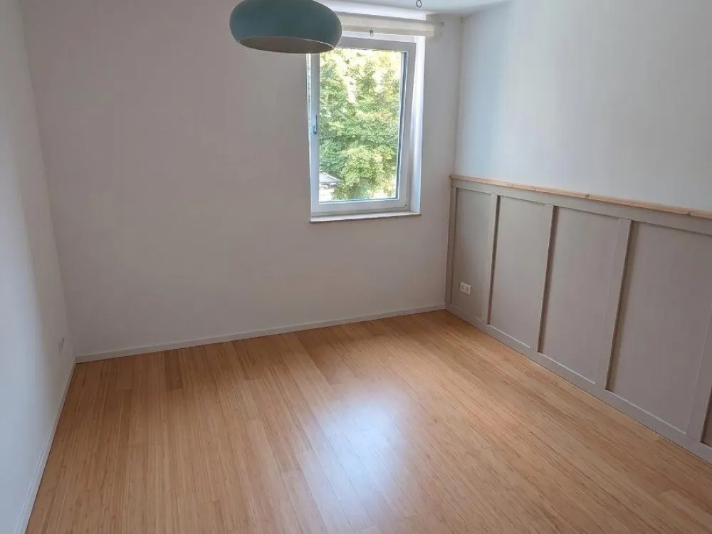 Moderne 3-Zi-Whg (86m²) mit Loggia, Parkett, Fußbodenhzg & 2 TG
