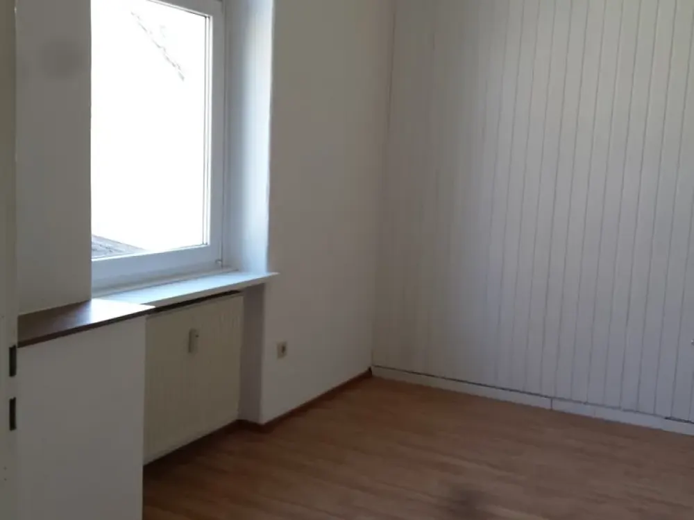 Spacious Old Building Apartment with High Ceilings