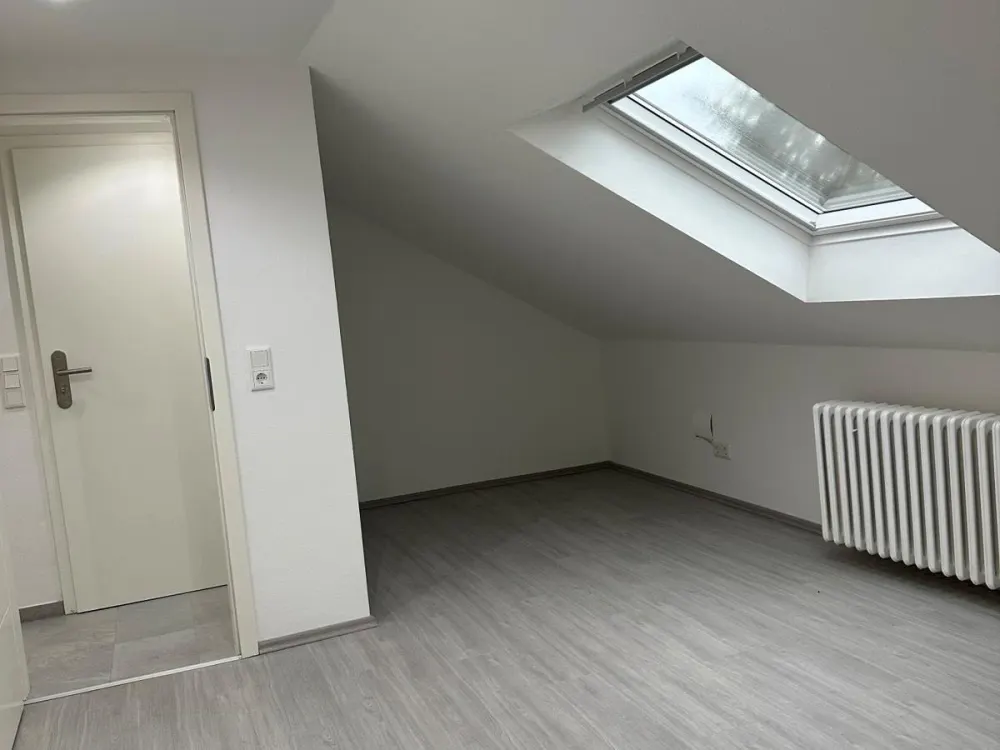 Dachgeschosswohnung zu vermieten