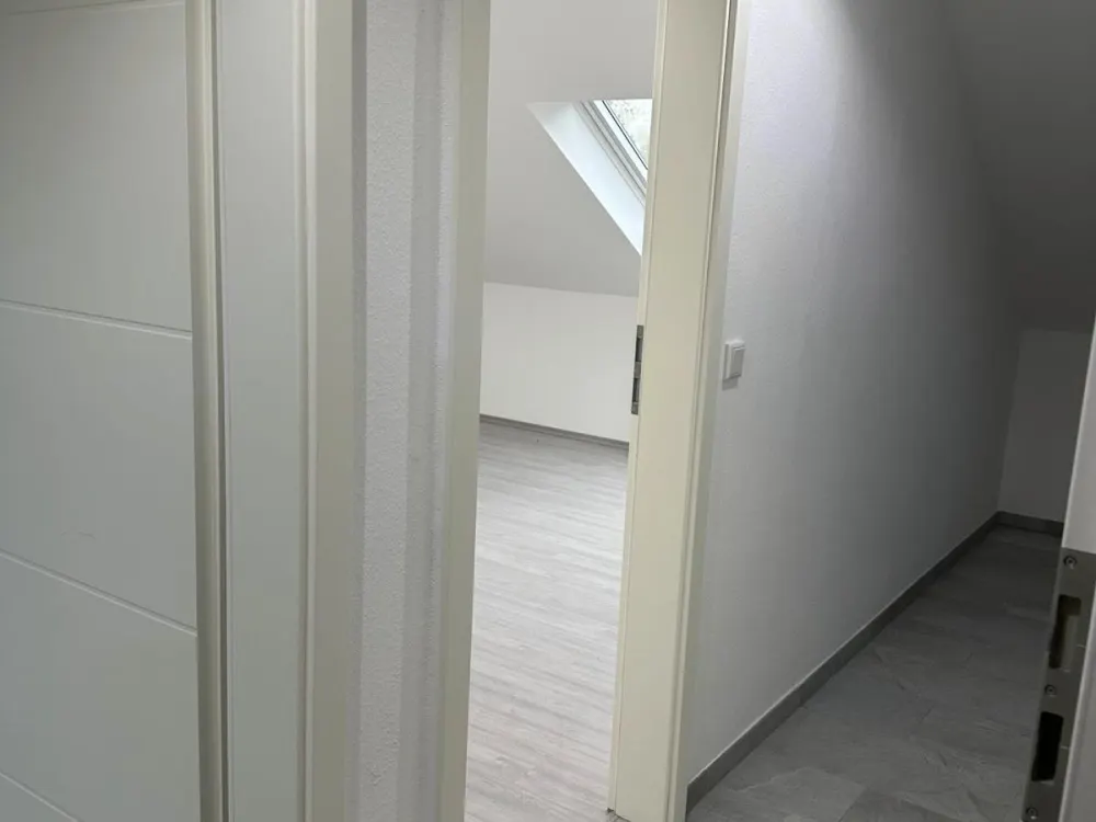 Dachgeschosswohnung zu vermieten