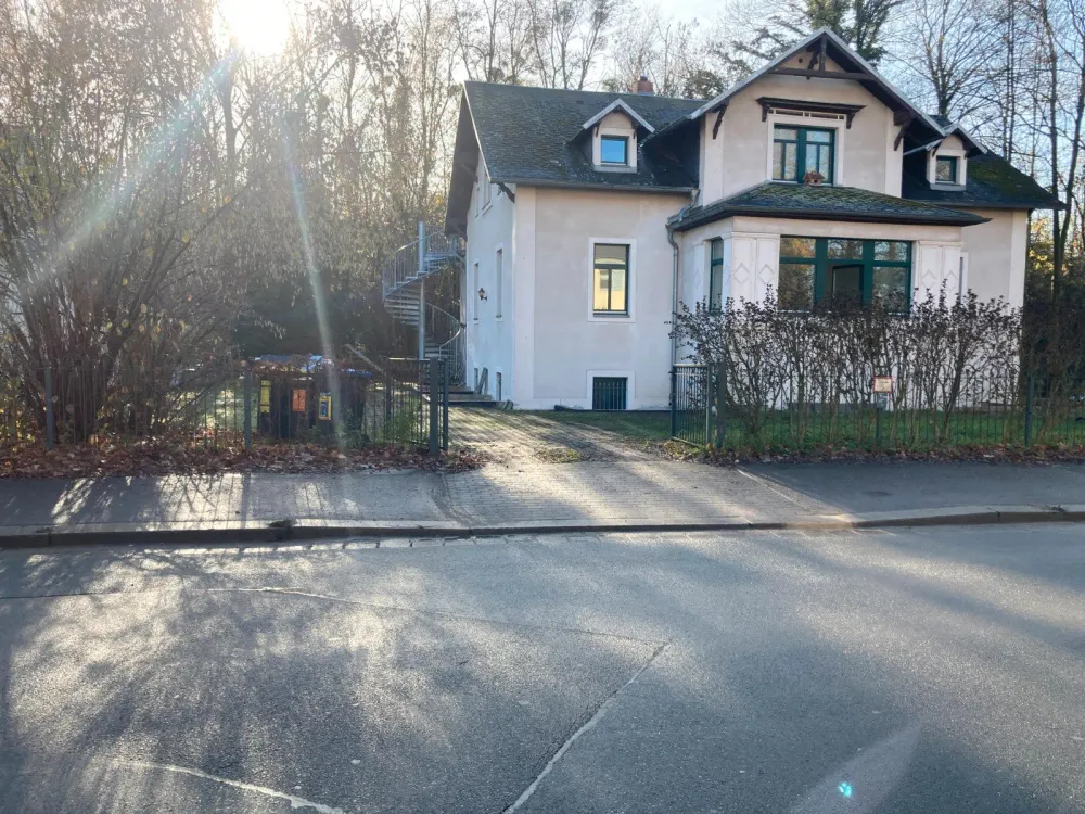 2-Zimmer-Wohnung im Souterrain - DD Großschwachwitz - 2min Sbahn