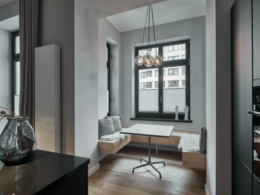 Luxus-Wohnung - Kernsanierung mit High-End-Möblierung & zwei Terrassen