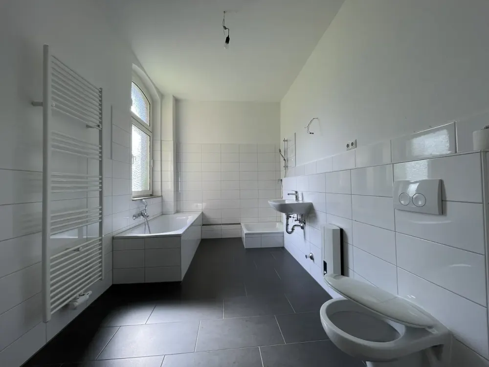 Hochwertig renovierte 3 Zimmerwohnung mit extra Esszimmer