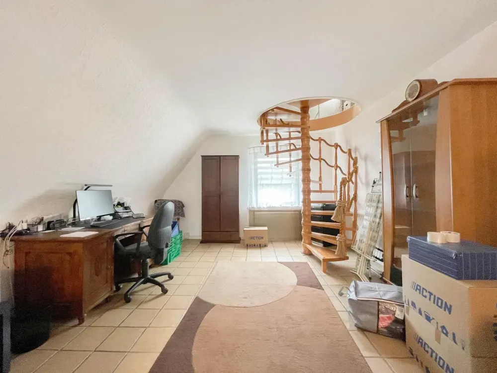 Duisburg-Buchholz: Lichtdurchflutete Maisonettewohnung mit Balkon und idyllischem Blick ins Grüne