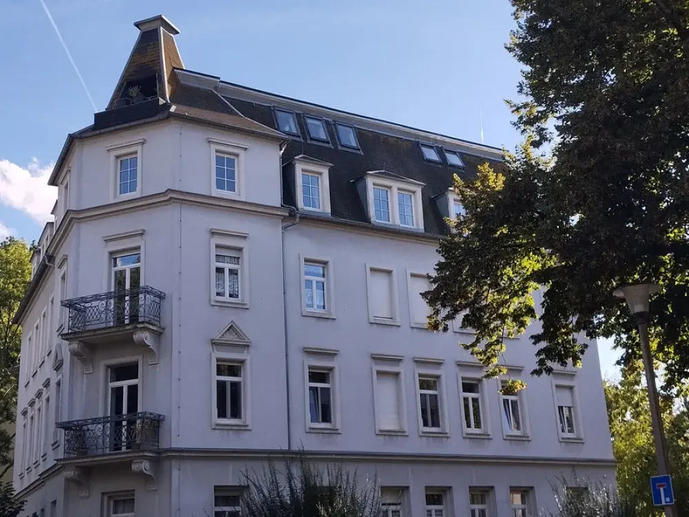 Very nice sunny 2-room apartment in a quiet side street