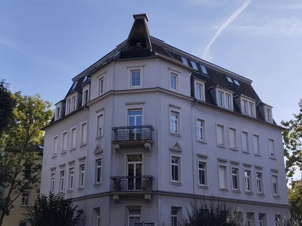 Very nice sunny 2-room apartment in a quiet side street